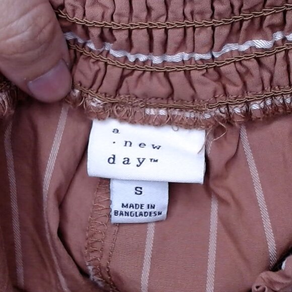 Shorts - Picture 3 of 3